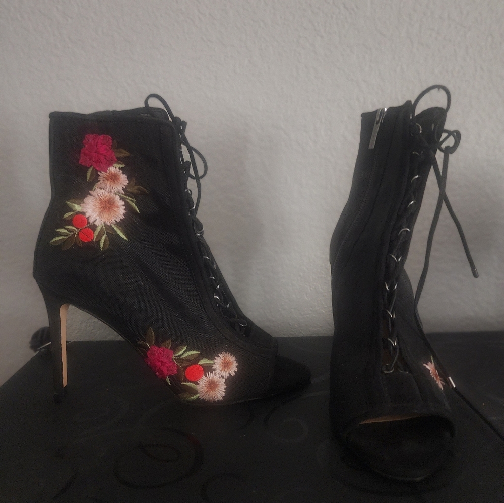 New Gianni Bini Shoe boot